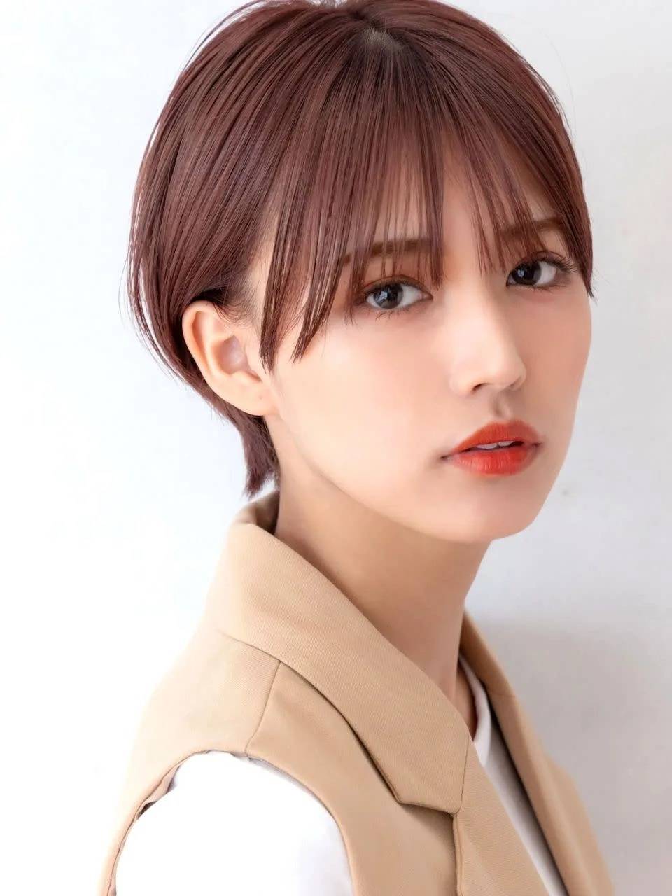 シンプル耳掛けショート