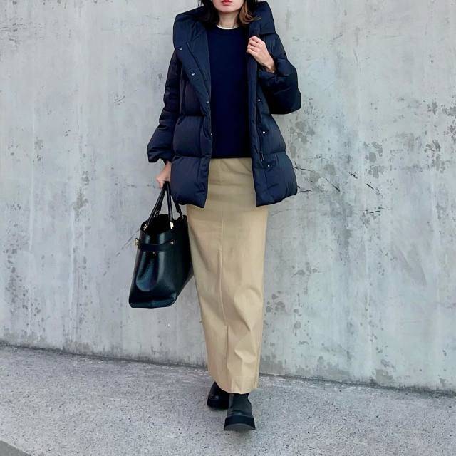 ダウンジャケット×ロングスカート