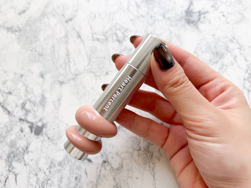 ハートパーセントティント14を手に持っている画像