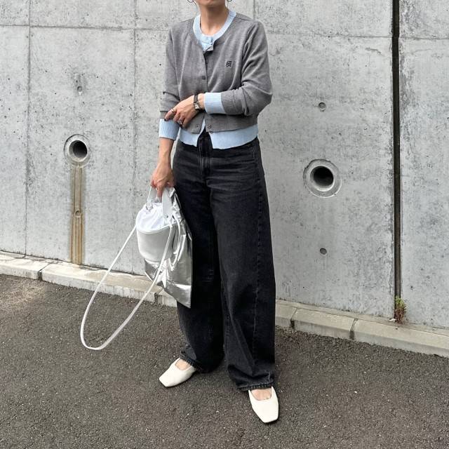 重ね着風デザインのカーディガンを合わせる♪