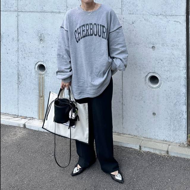 オーバーサイズスウェット×パンツ