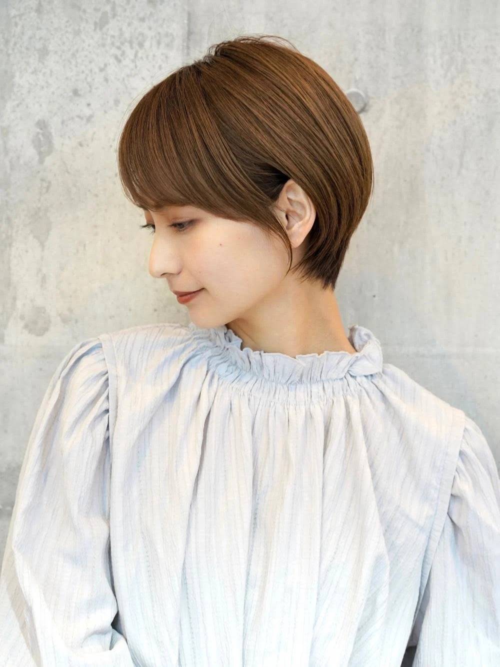 耳掛けきれいめショート