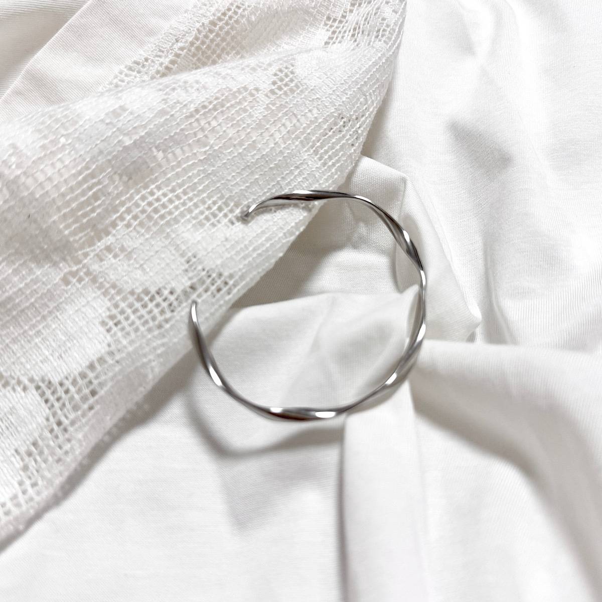 【3COINS】価格設定合ってる？大人も着けやすい「高見えアクセ」