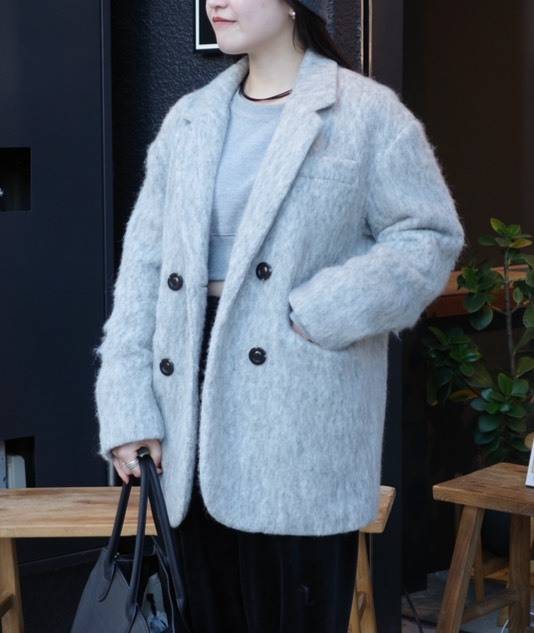 グレーのシャギージャケット