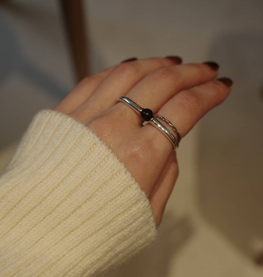 GARNIの「Baroque 2Finger Ring」