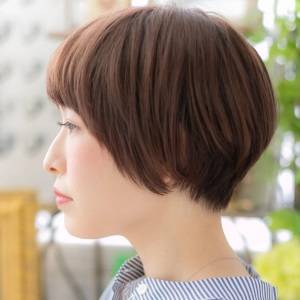  ピンクブラウンの丸みショート 