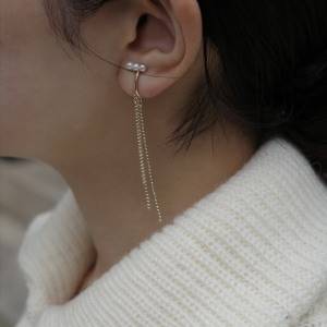 耳元にスパイスをひとさじ。揺れるたびに表情が変わる「チェーンイヤリング」