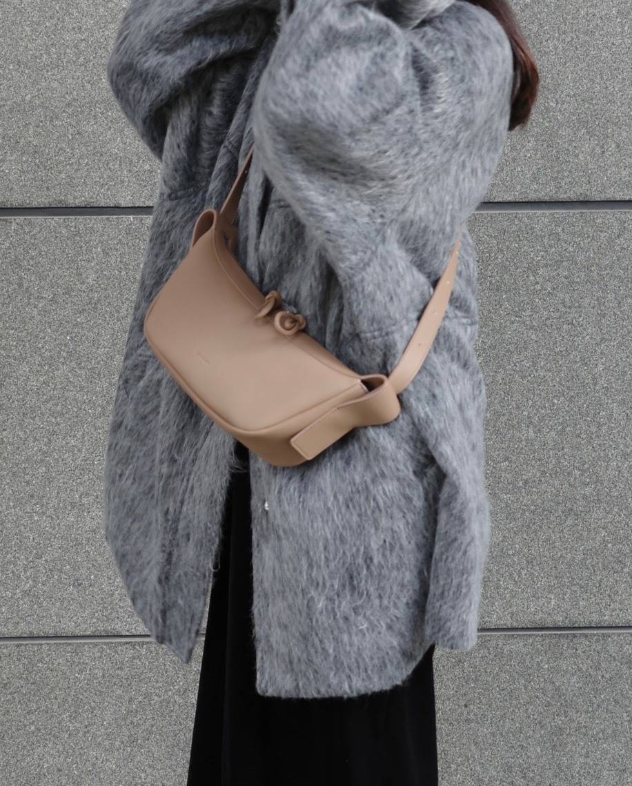 hellamのシャギーアウター