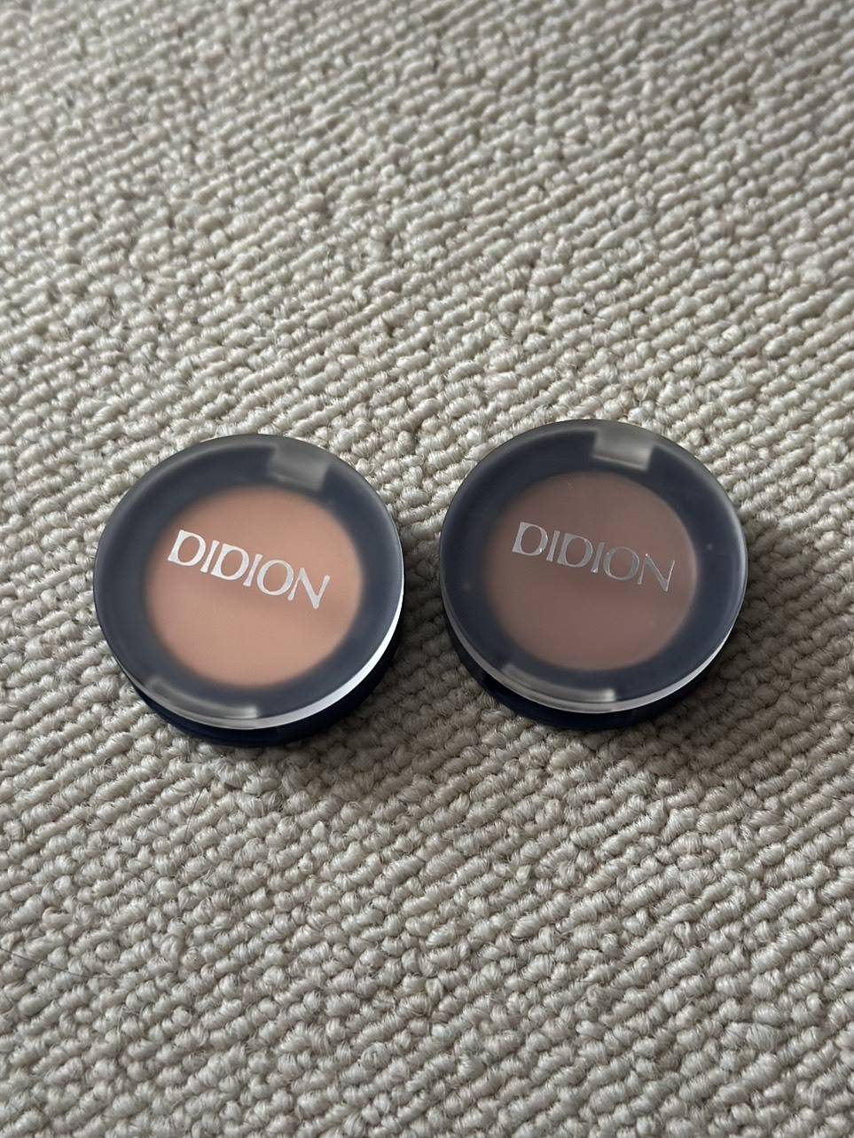 didionのシングルアイシャドウ