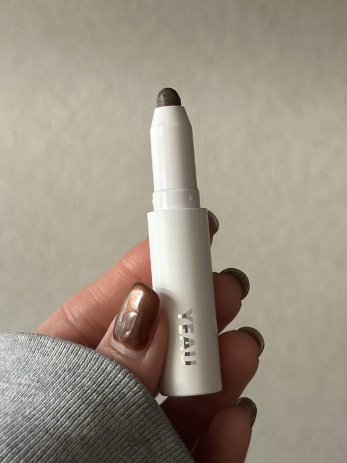 YEAUのシアーシェーディングスティック