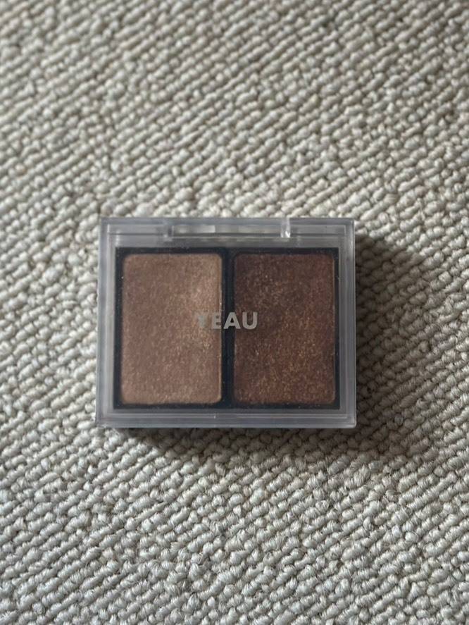 YEAUのアイシャドウ