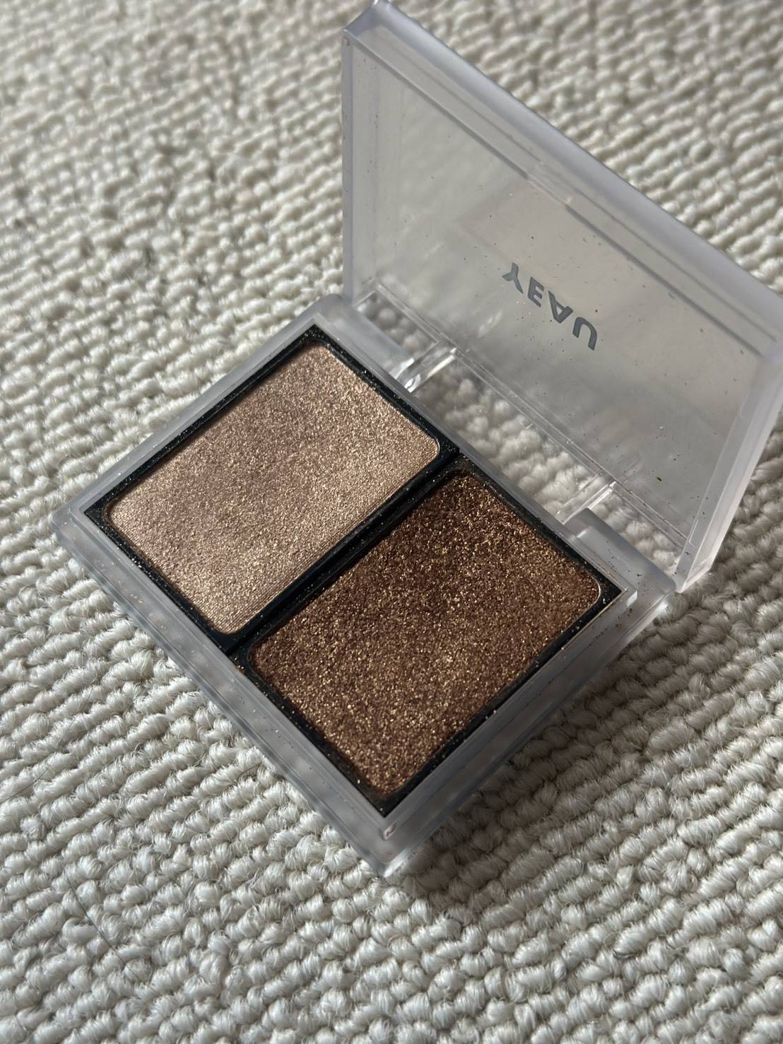 YEAUのアイシャドウ