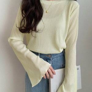  デニムパンツコーデ 