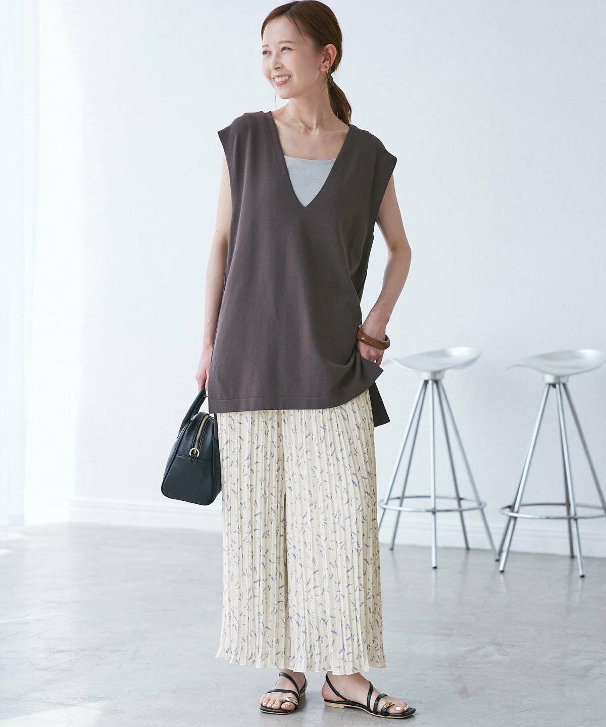 夏コーデの女性