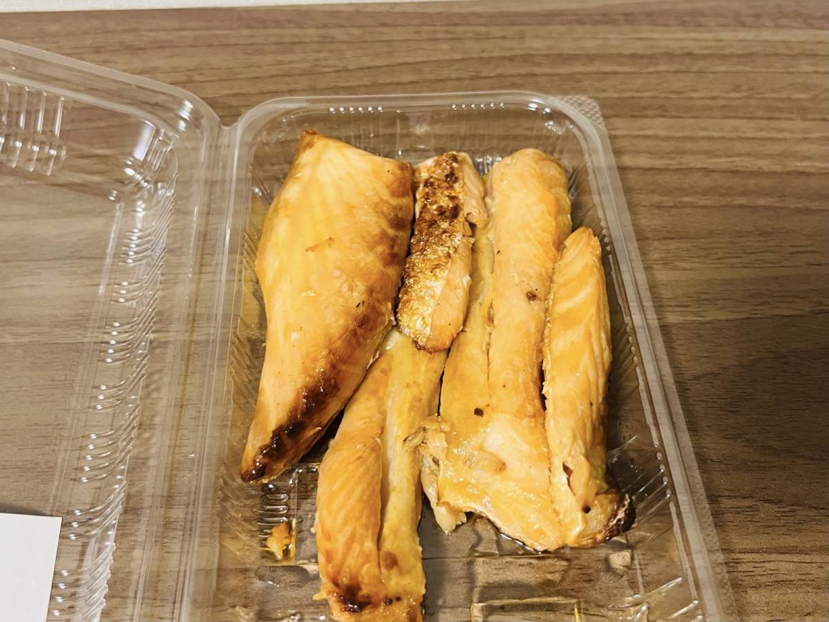 脂のりの良い鮭ハラスがたくさん♪