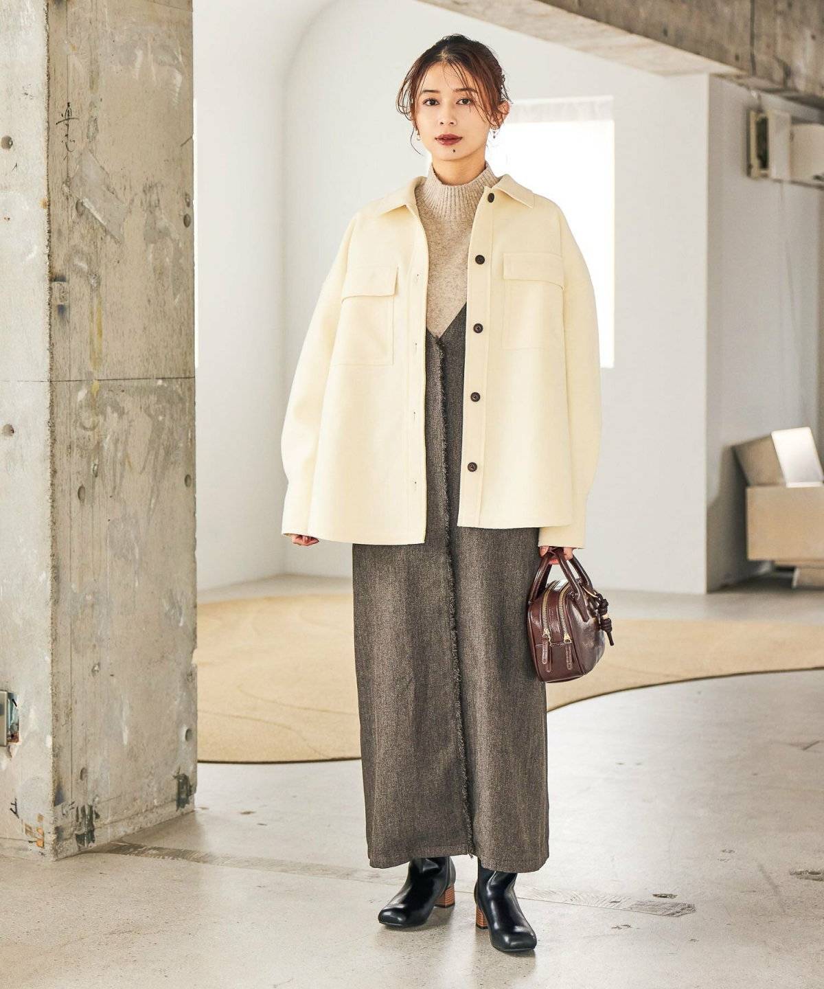 ワンピース×ニットシャツコーデ