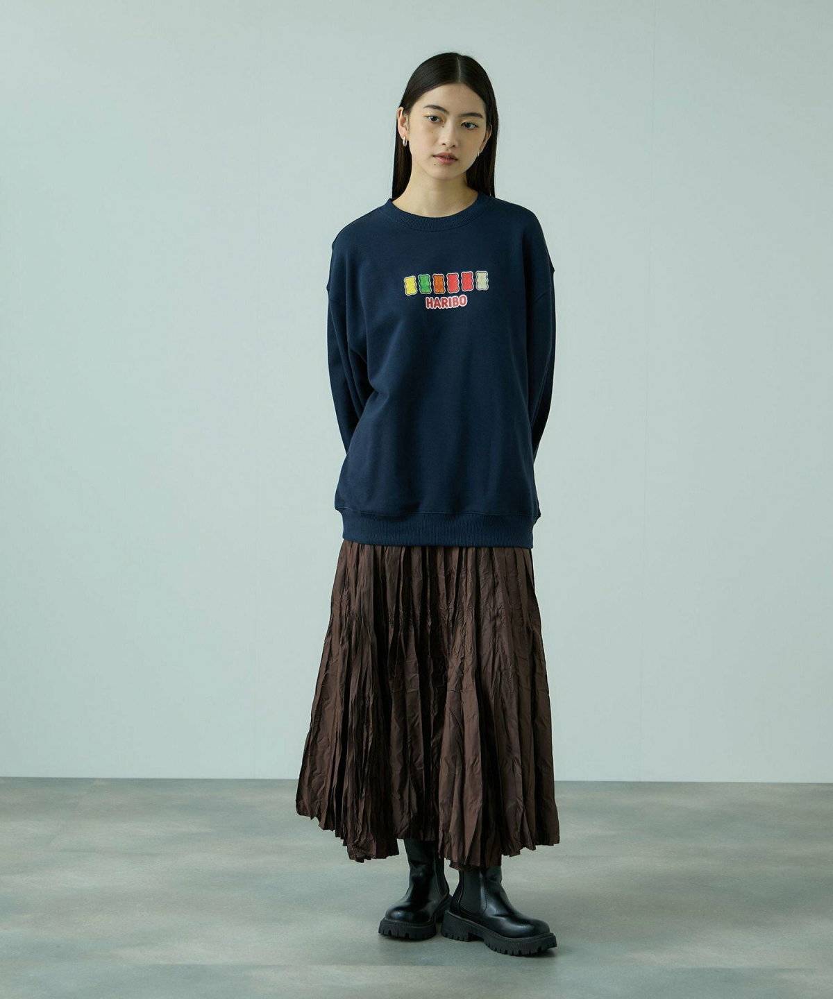 春コーデの女性