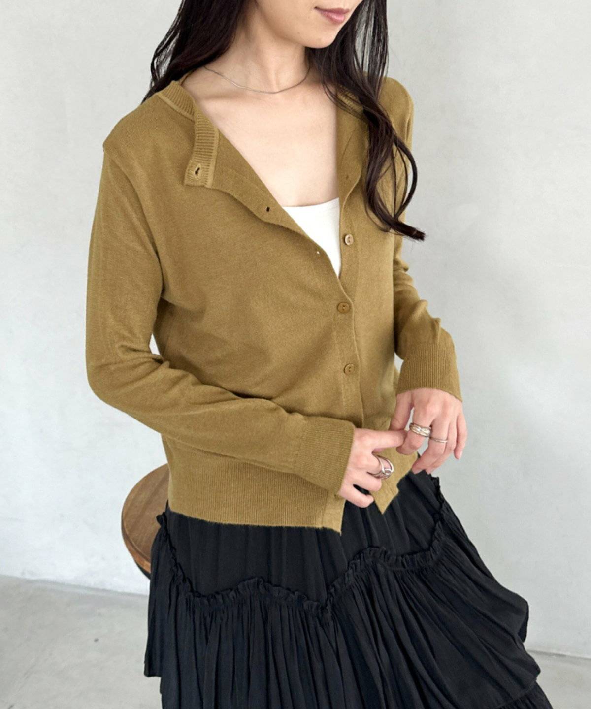 スカートコーデの女性