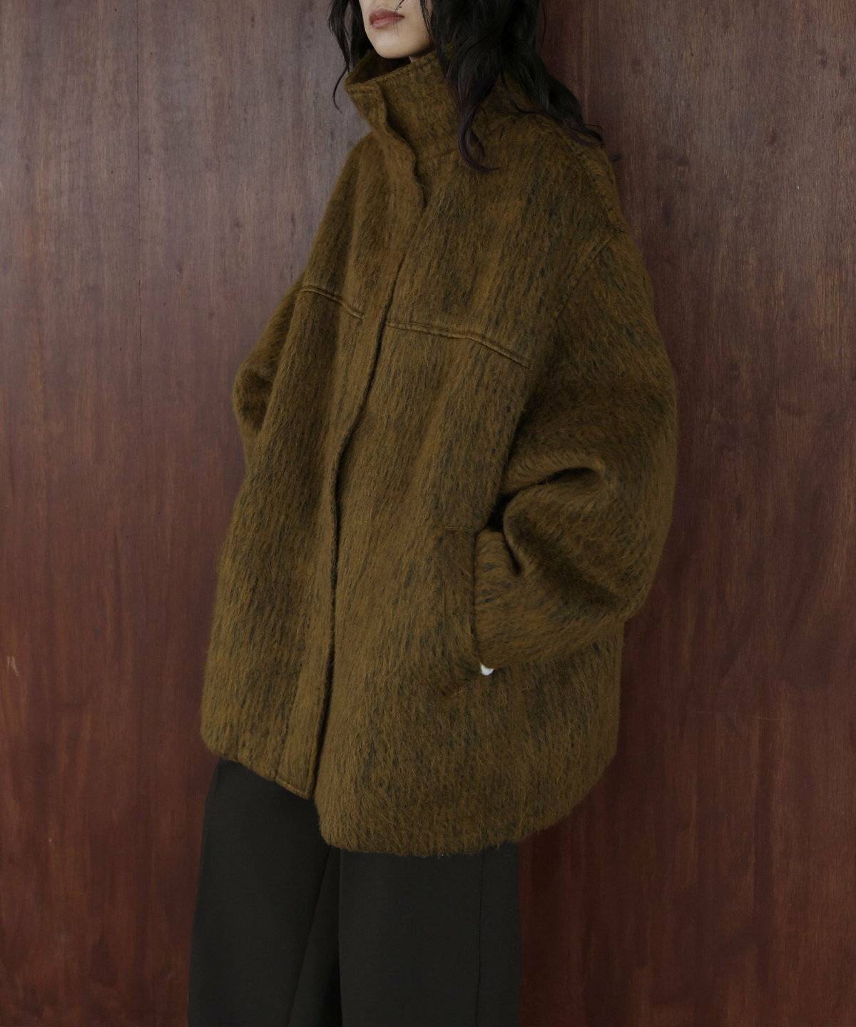 マスタードカラーコートコーデ