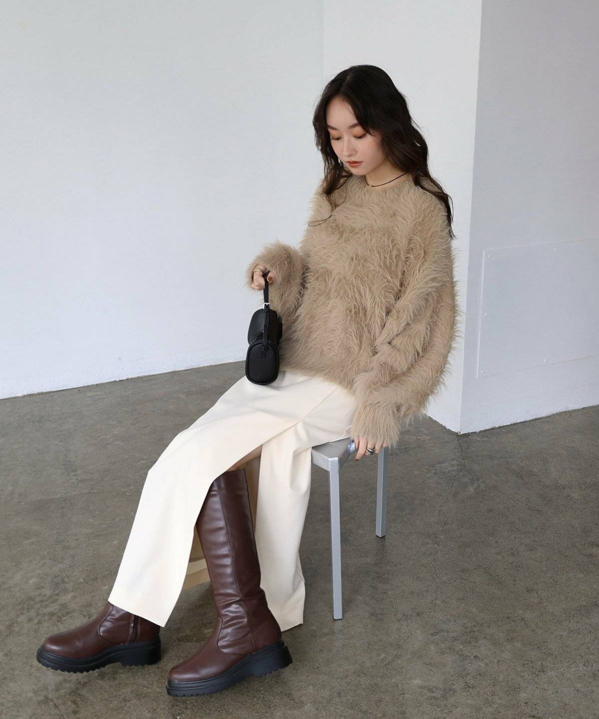 スカートコーデの女性