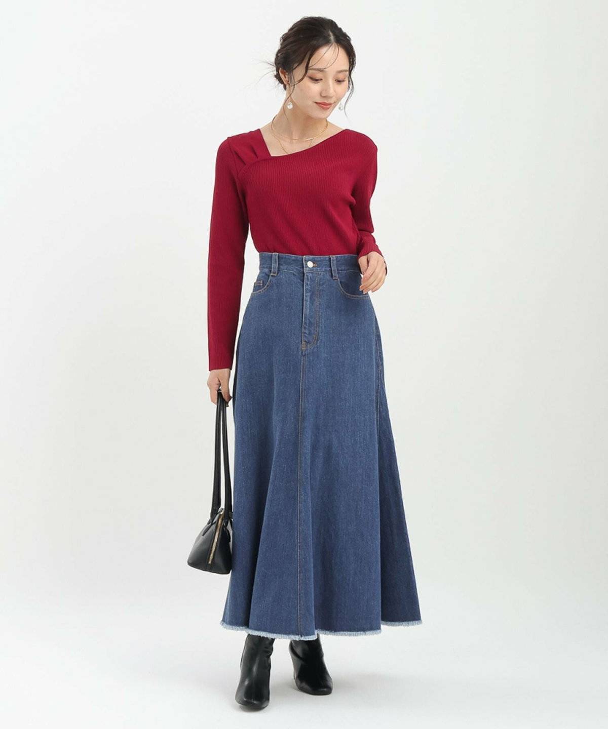 スカートコーデの女性