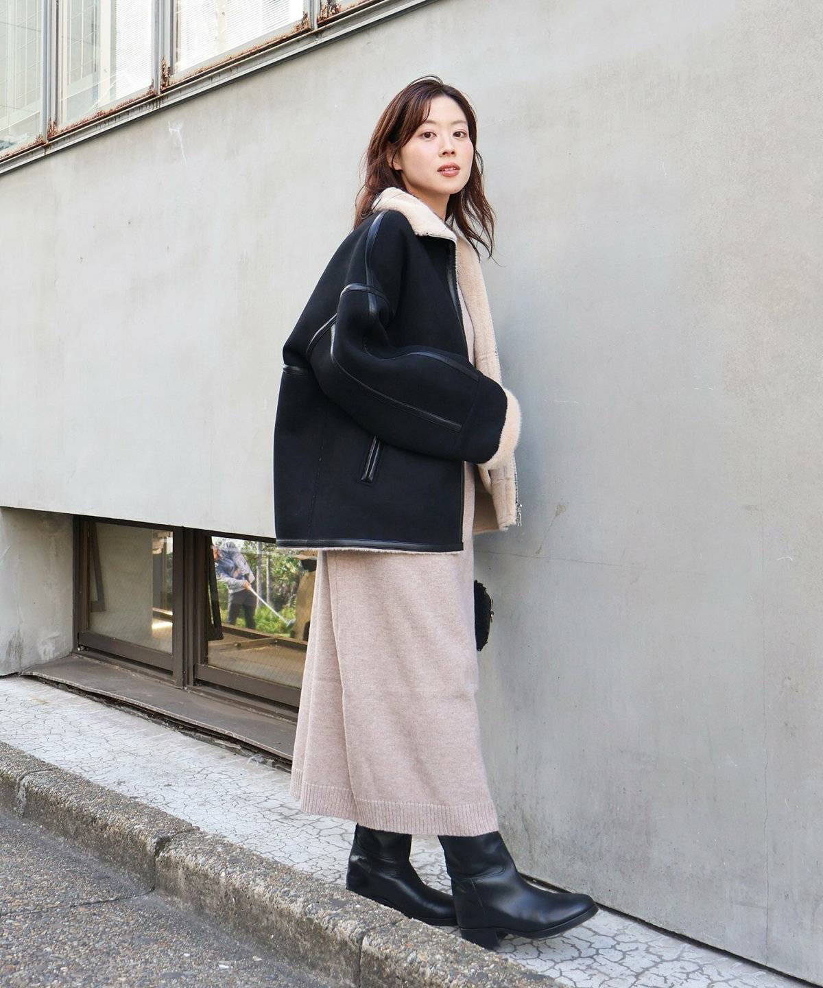 ワンピースコーデの女性