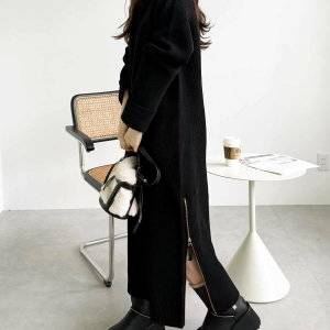 【冬編】黒髪ロングの女性に似合うコーデおすすめ15選♪30代40代に◎