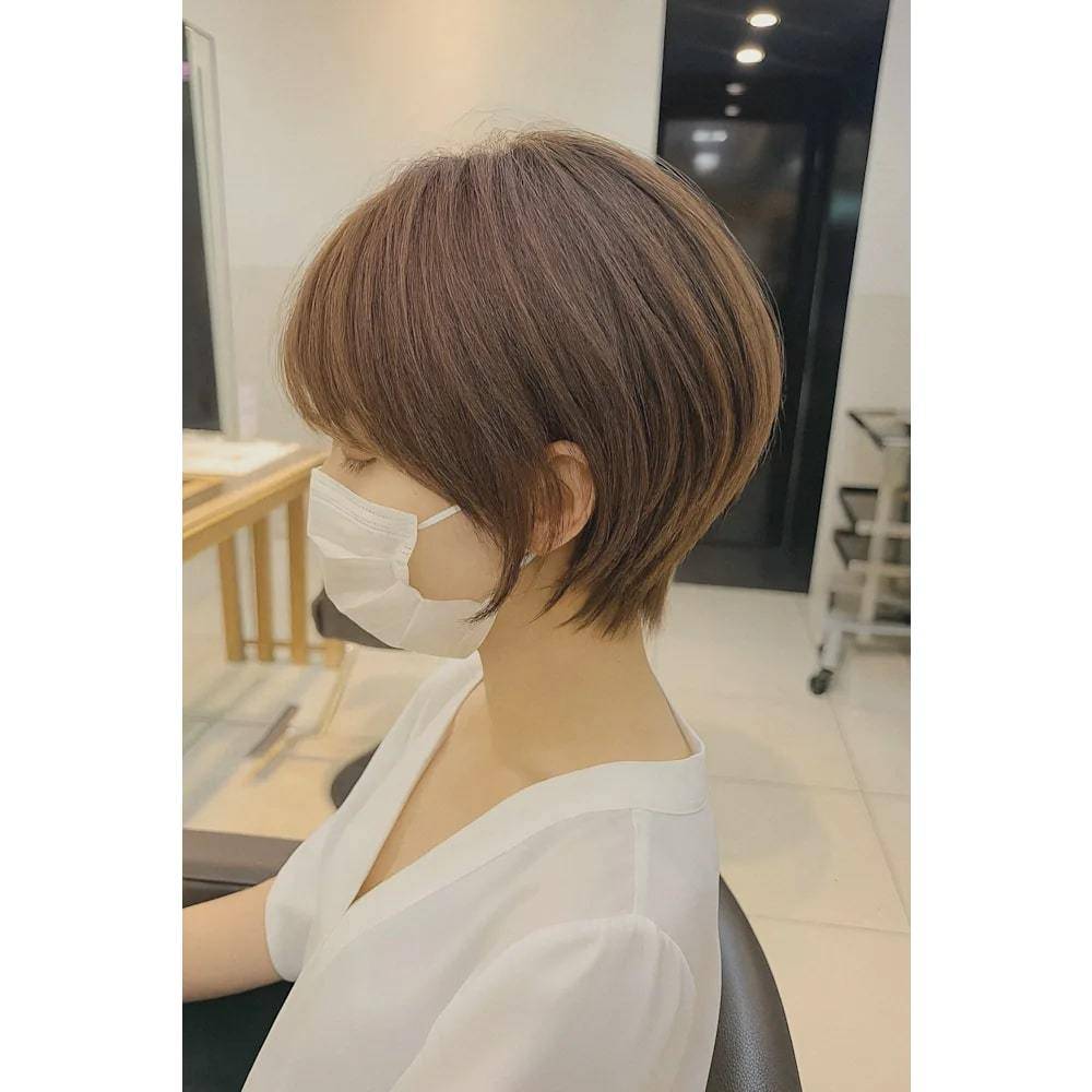 立体的な丸みショート