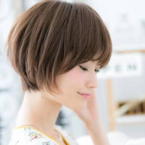  前下がりマッシュショート 