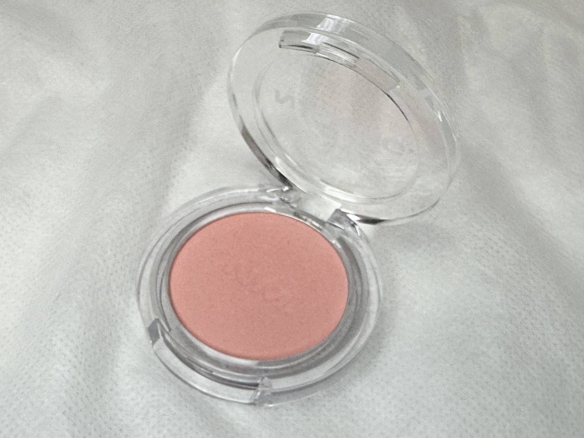 NAMING.　フラッフィーパウダーブラッシュについて