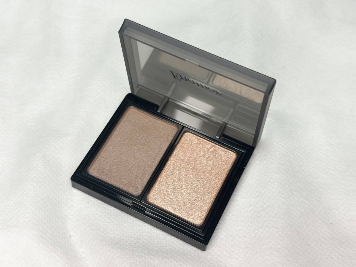 Enamor バイカラーアイズは締め色マット×ニュアンスパールの2色構成