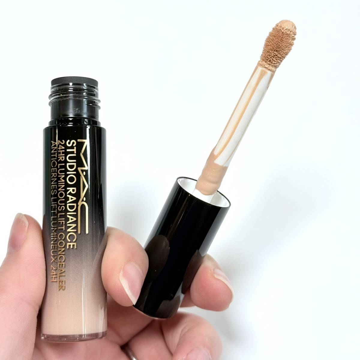 M・A・C スタジオ ラディアンス 24 ルミナス コンシーラー