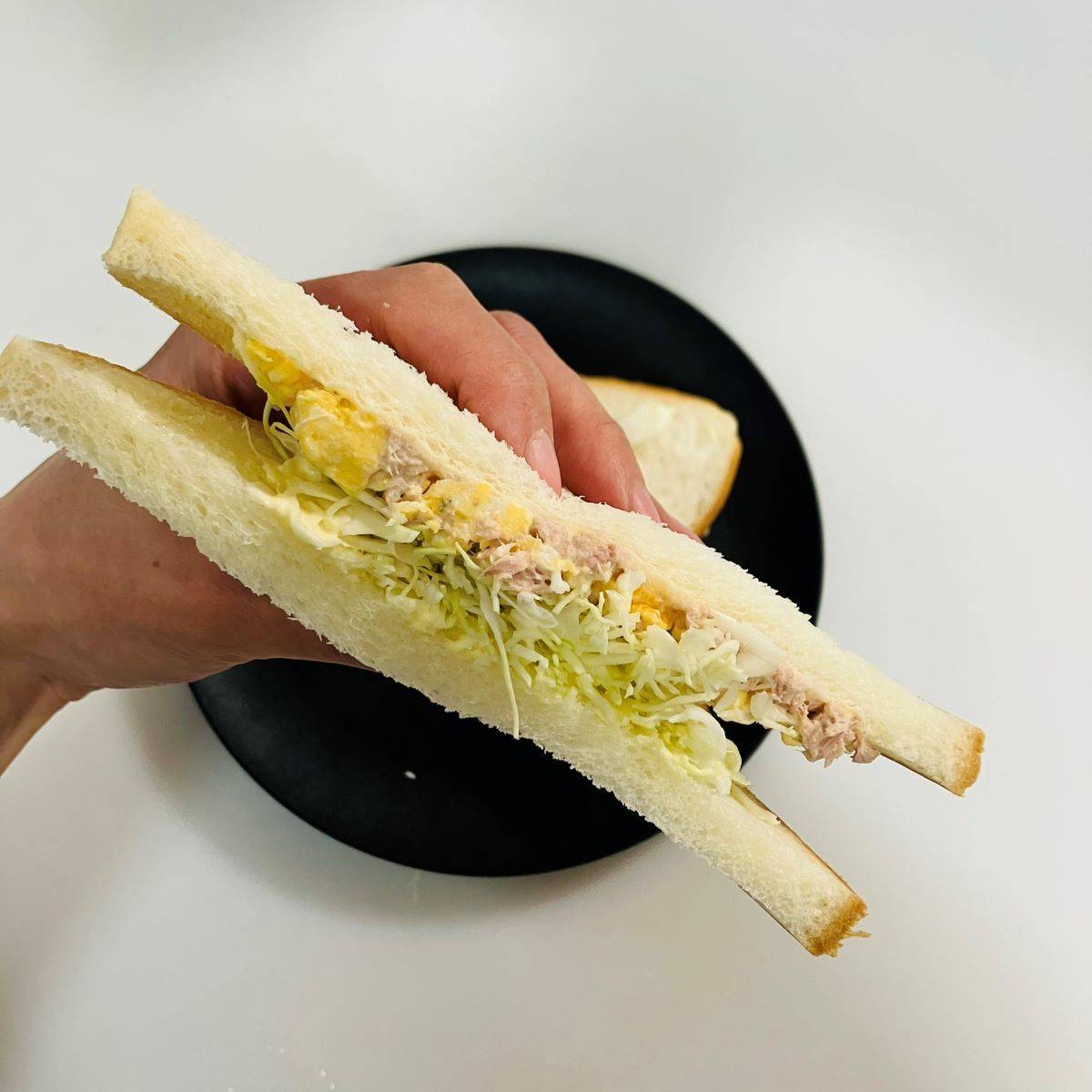 JAグループ公式の「鮭マヨネーズとたまごとキャベツのサンドイッチ」のレシピ