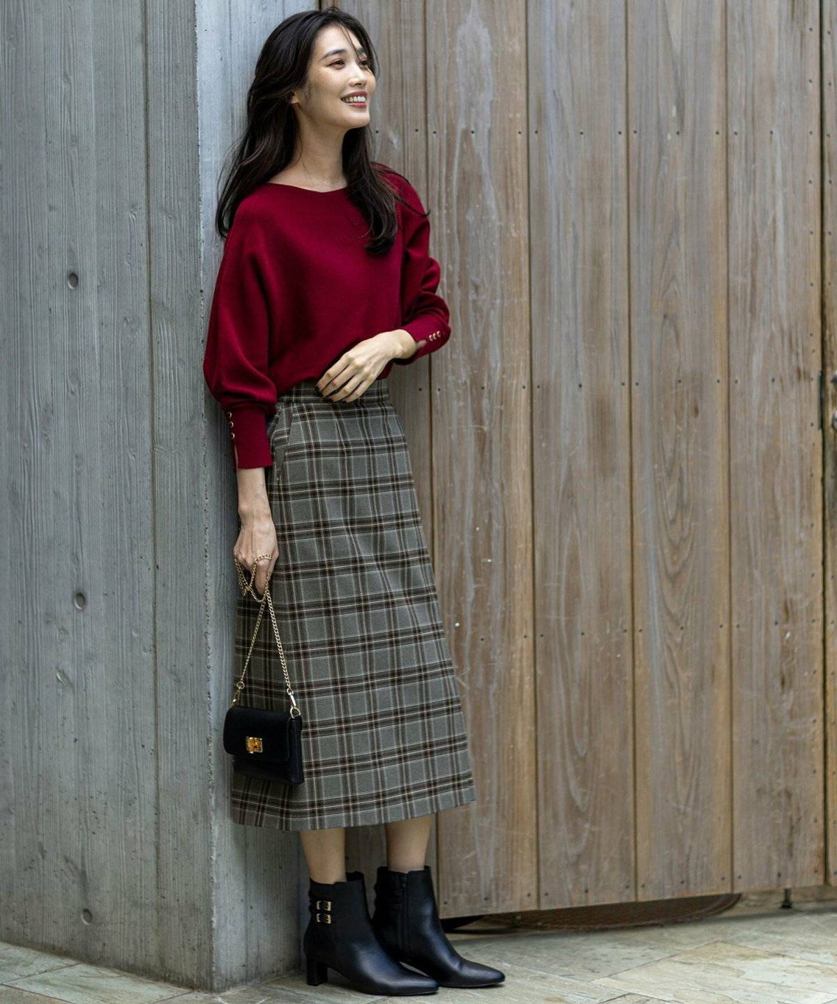 ボルドー×チェック柄のコーデ