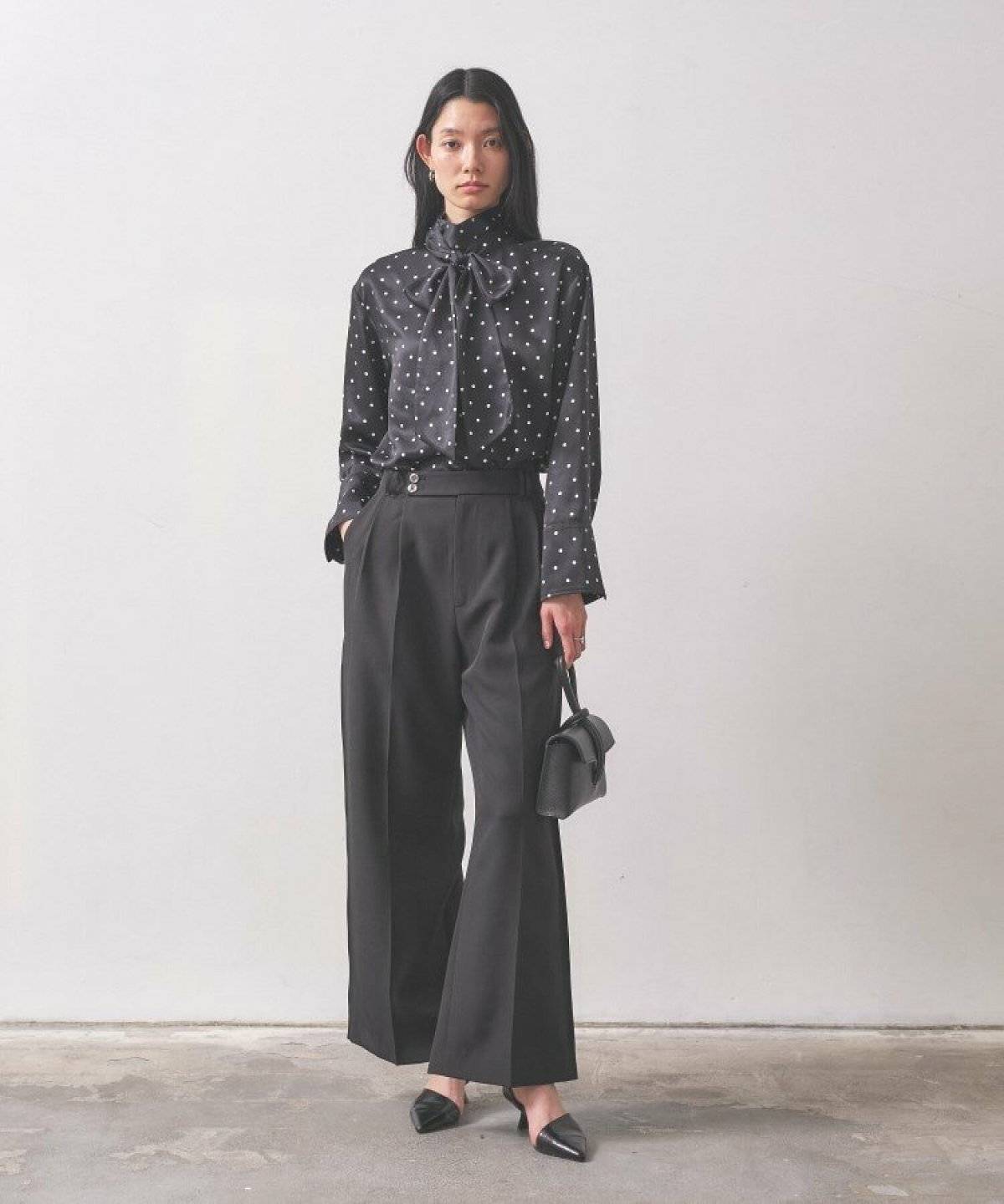 ドット柄ブラウスコーデ