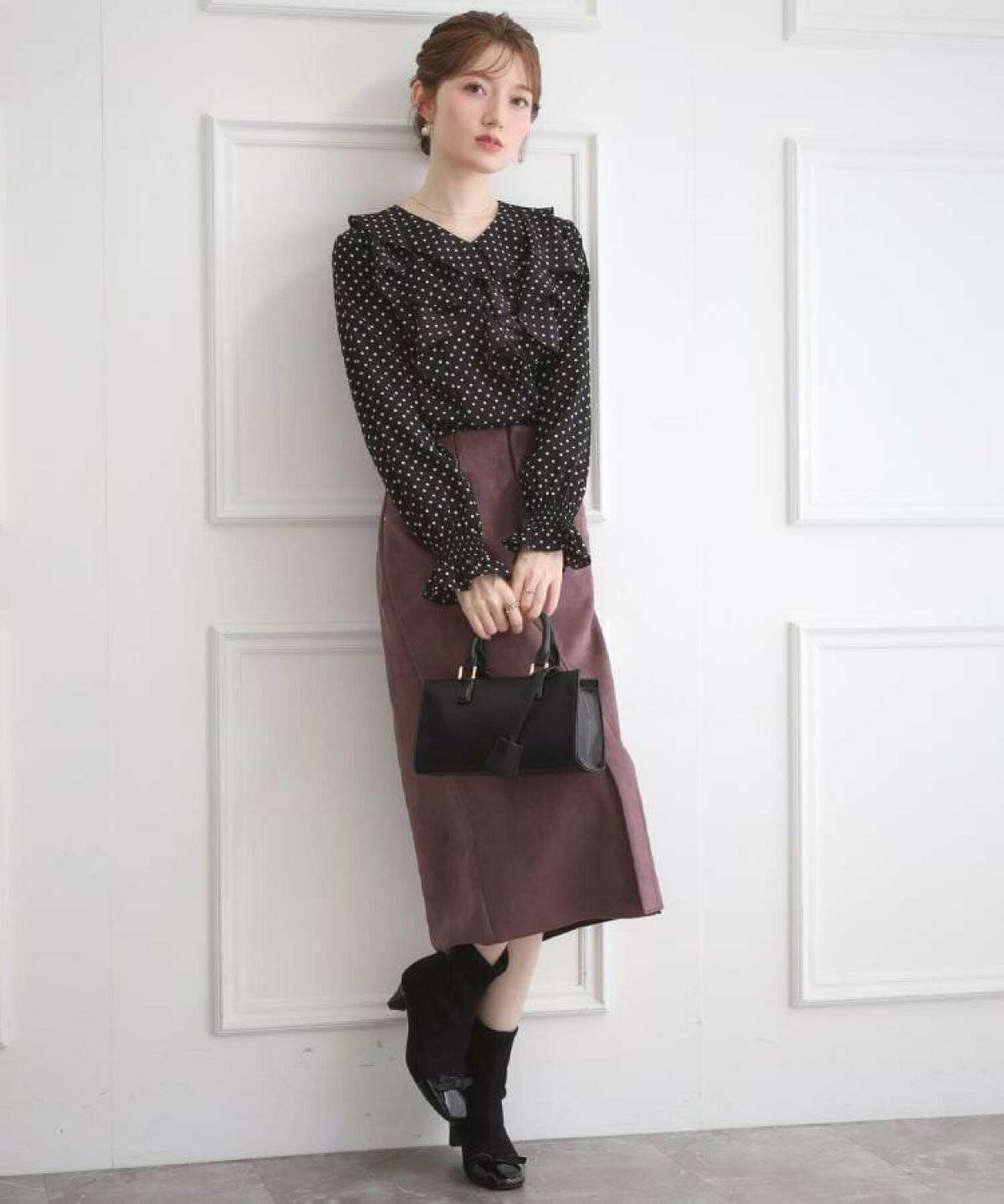 黒のドットブラウス×スカート