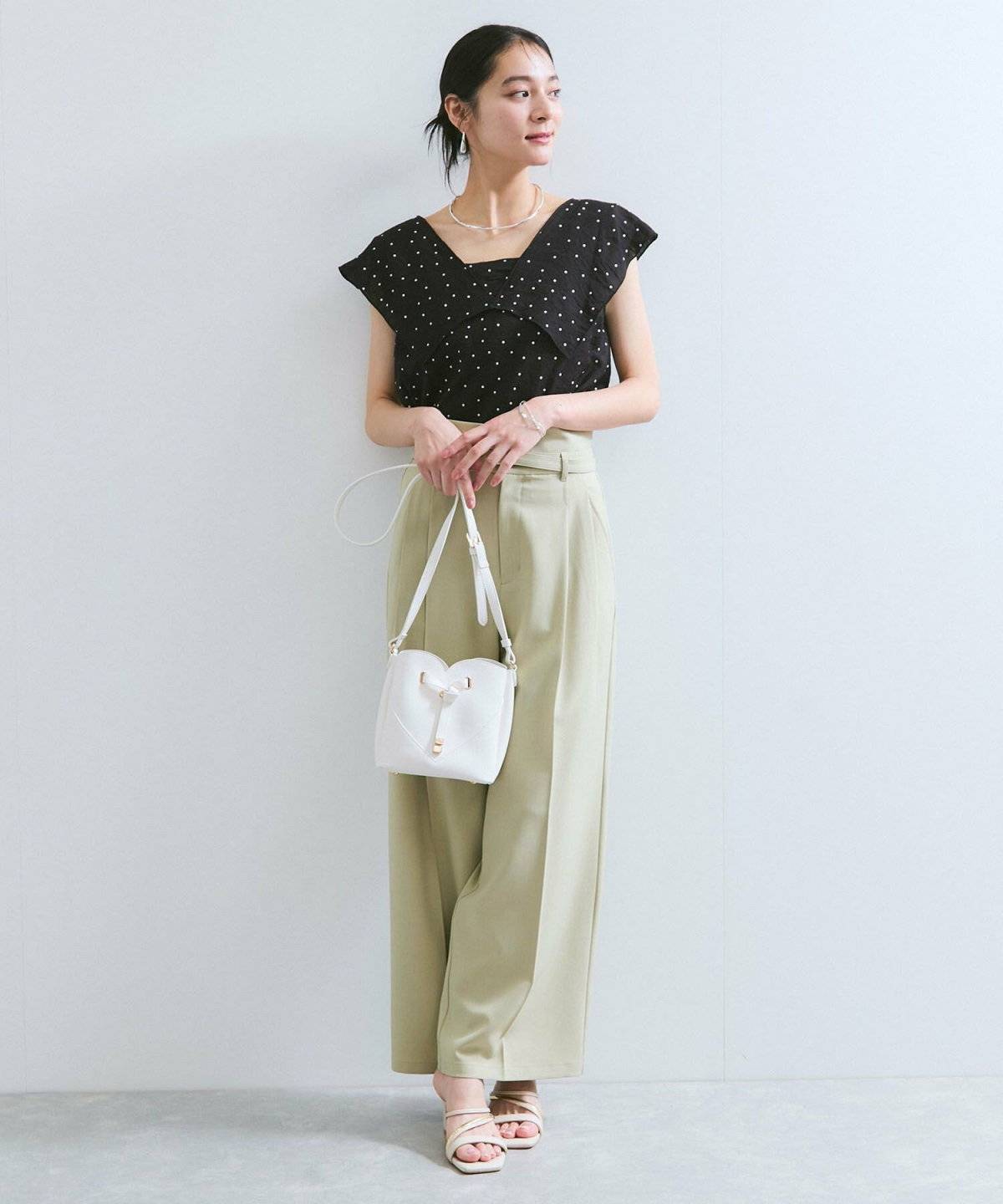 素材感で大人リラックス