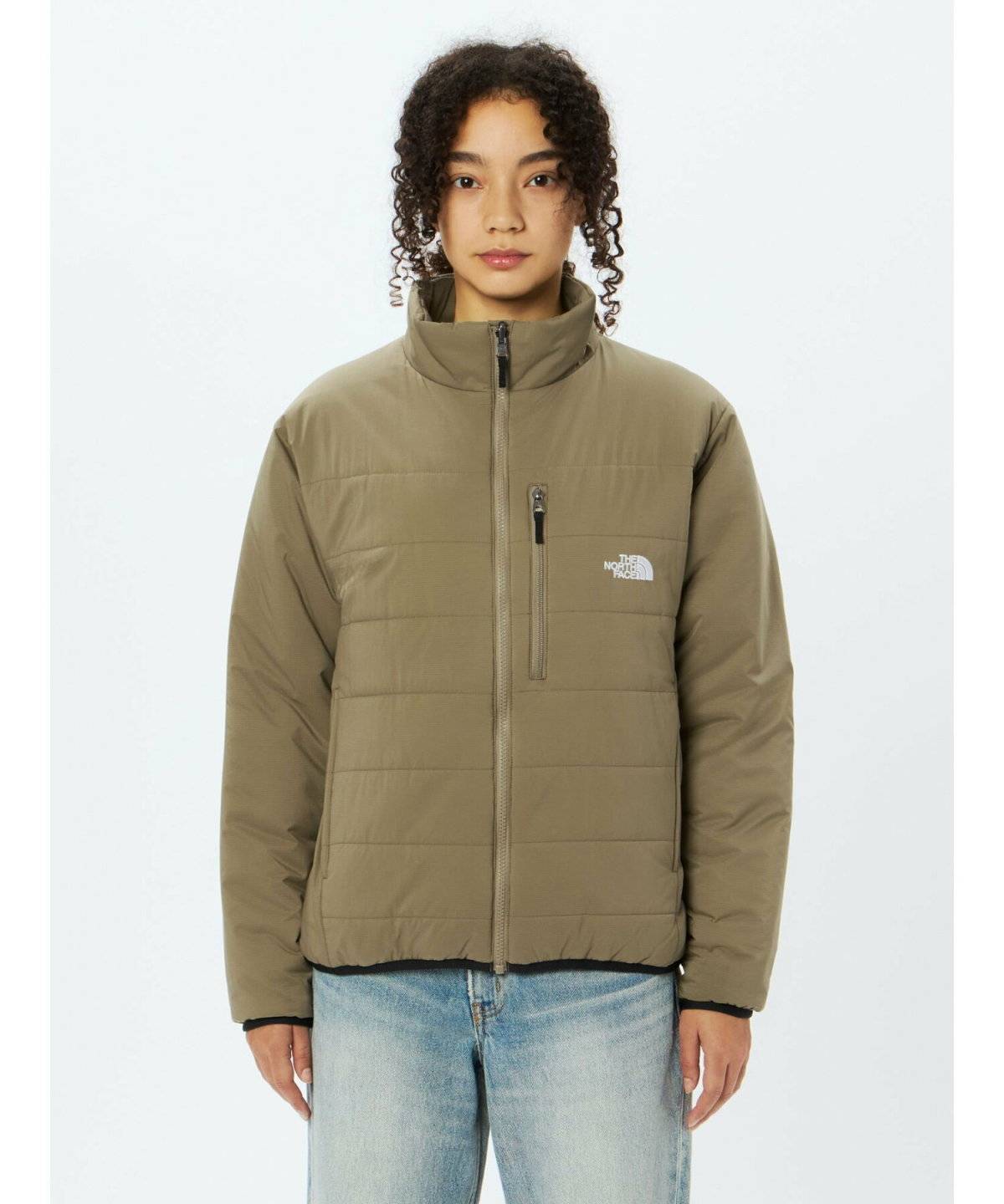 マウンテンパーカーコーデ