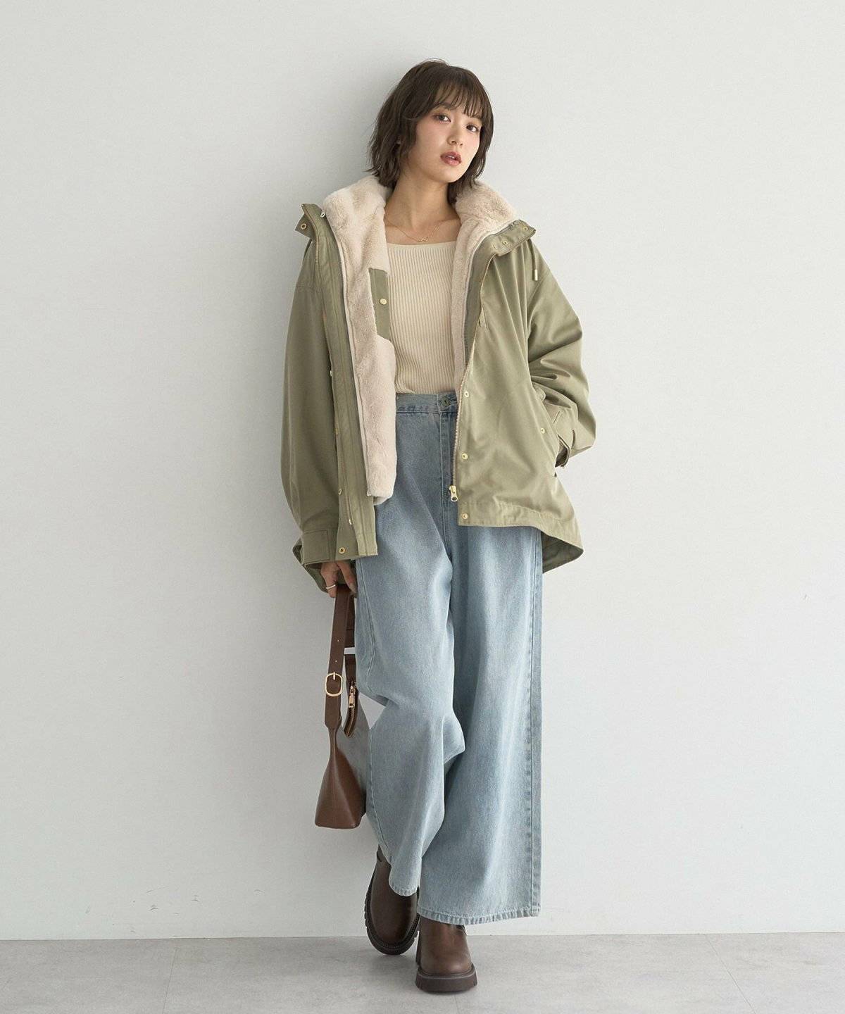 マウンテンパーカーコーデ