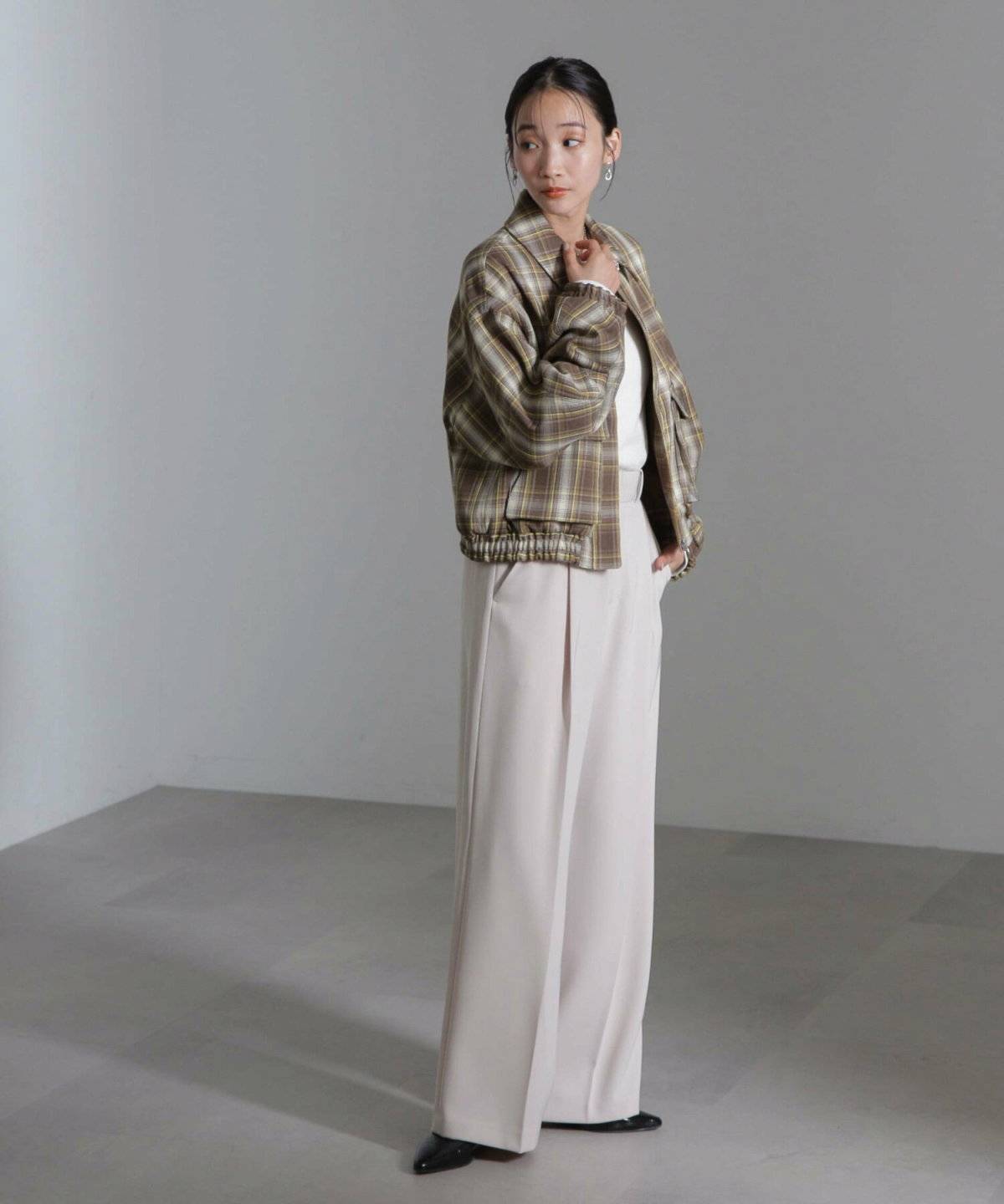 マウンテンパーカーコーデ