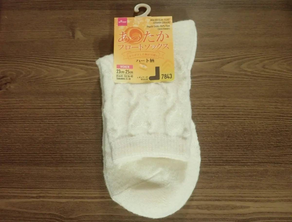 DAISO(ダイソー):レギュラーソックス(ふんわりフロート、ハート柄)