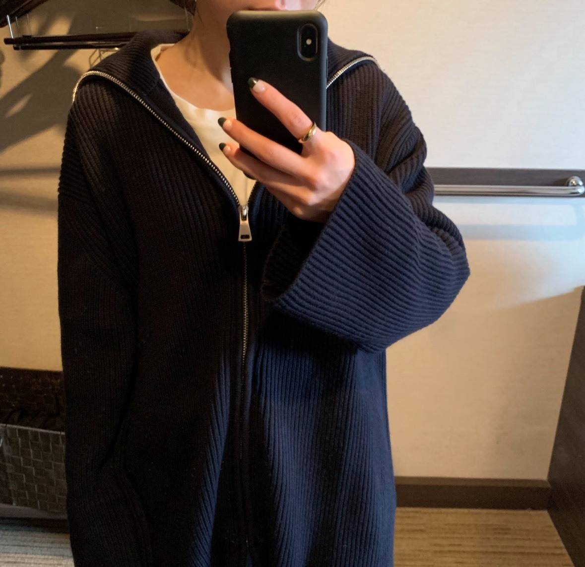 ZARAのネイビーニット(ダブルジップ)コーデ