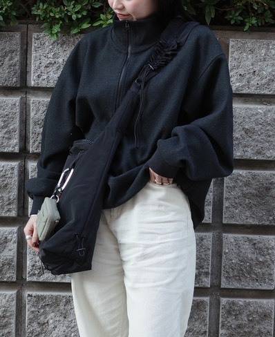 UNIQLOのメンズ スウェットハーフジップシャツコーデ