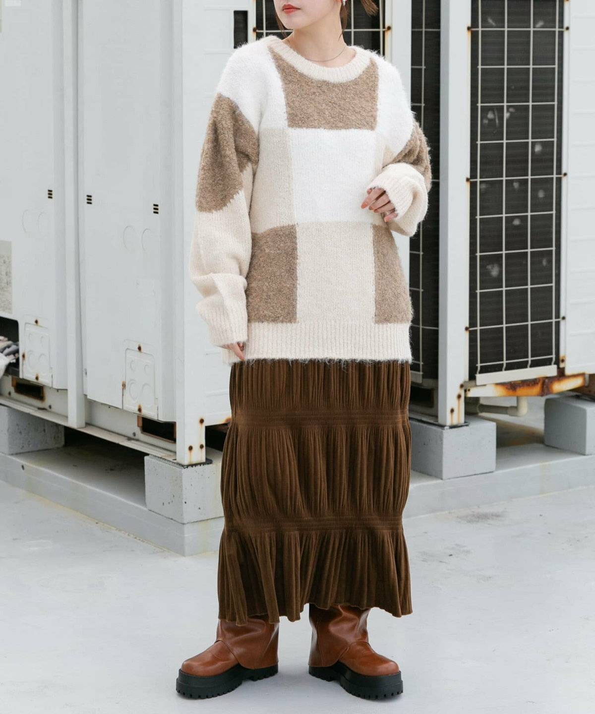 スカートコーデの女性