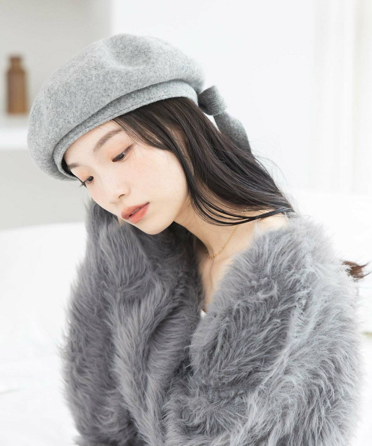 パンツコーデの女性