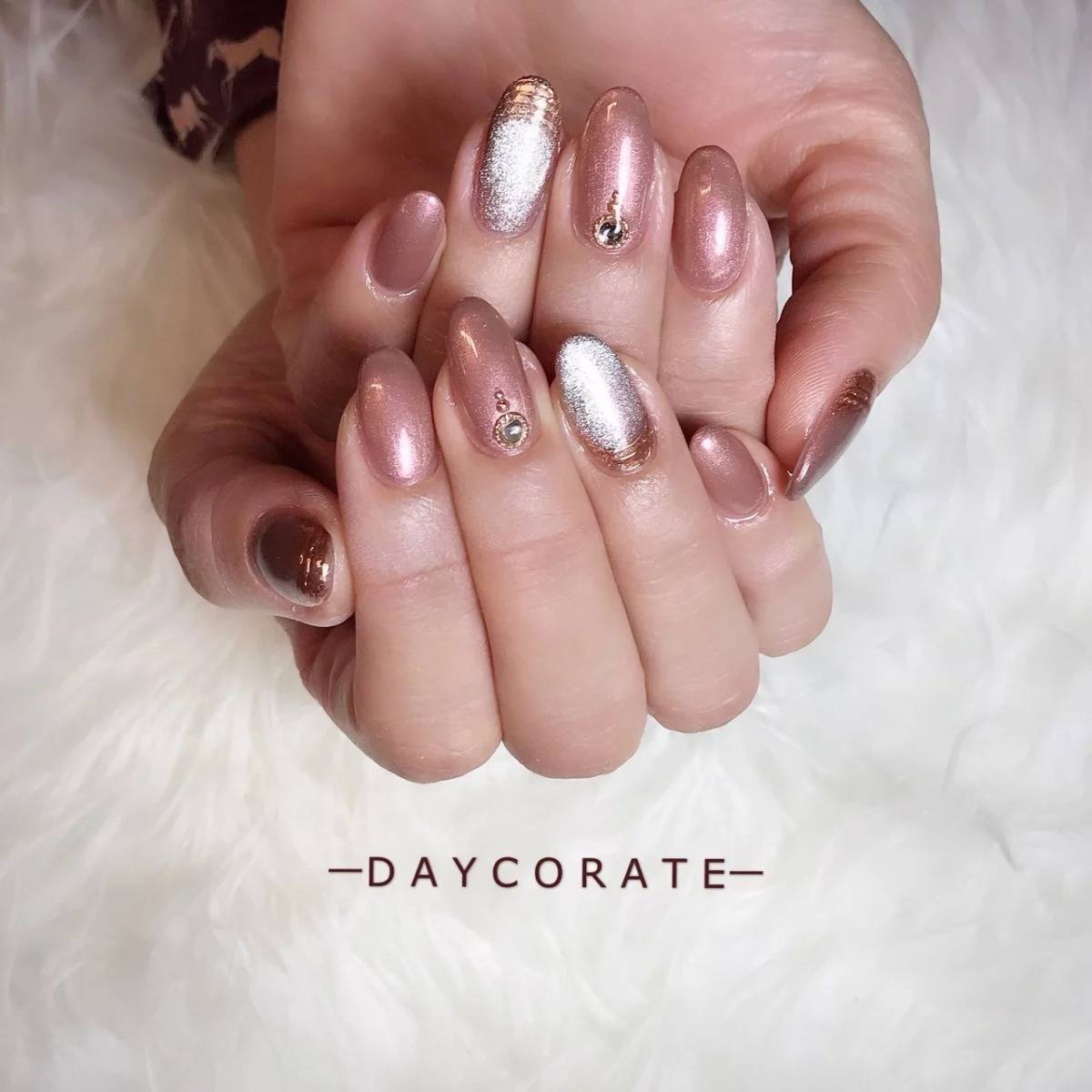 ピンクゴールドネイル