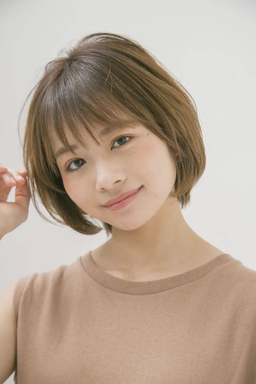 シンプルひし形ショートボブ
