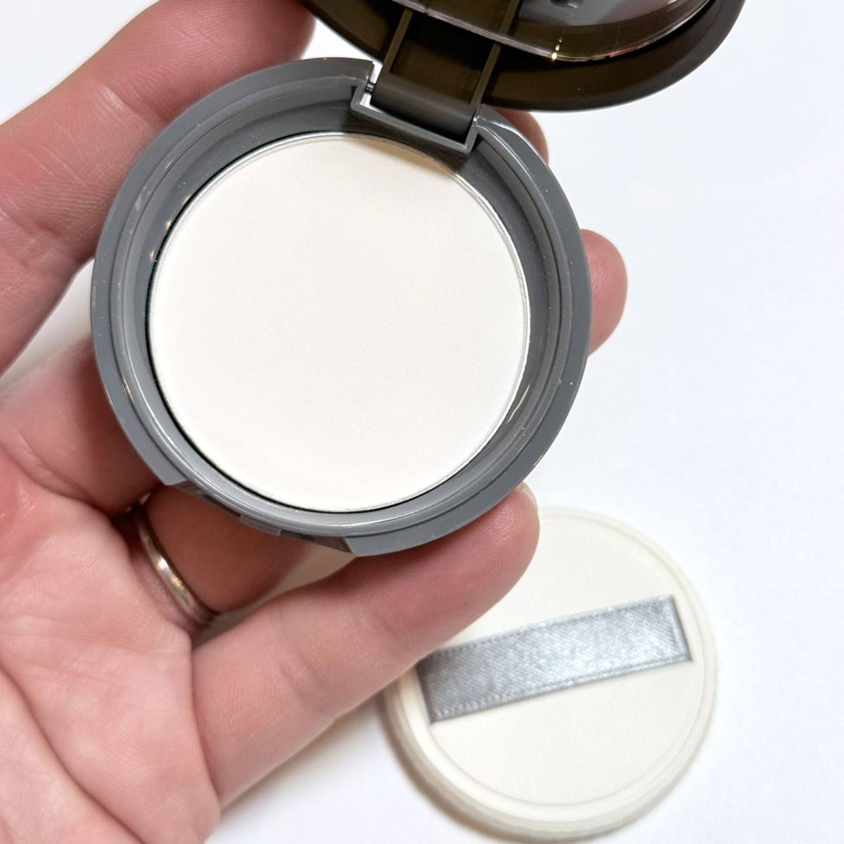 チャコット コンプレクションクリエイター〈プレストパウダー〉