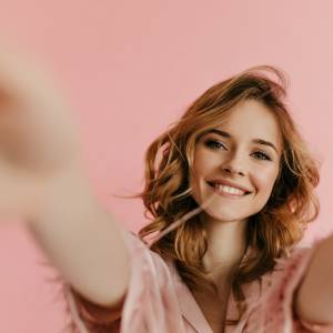 恋愛に効く……！「誰とも違う女性」になるための4箇条とは？