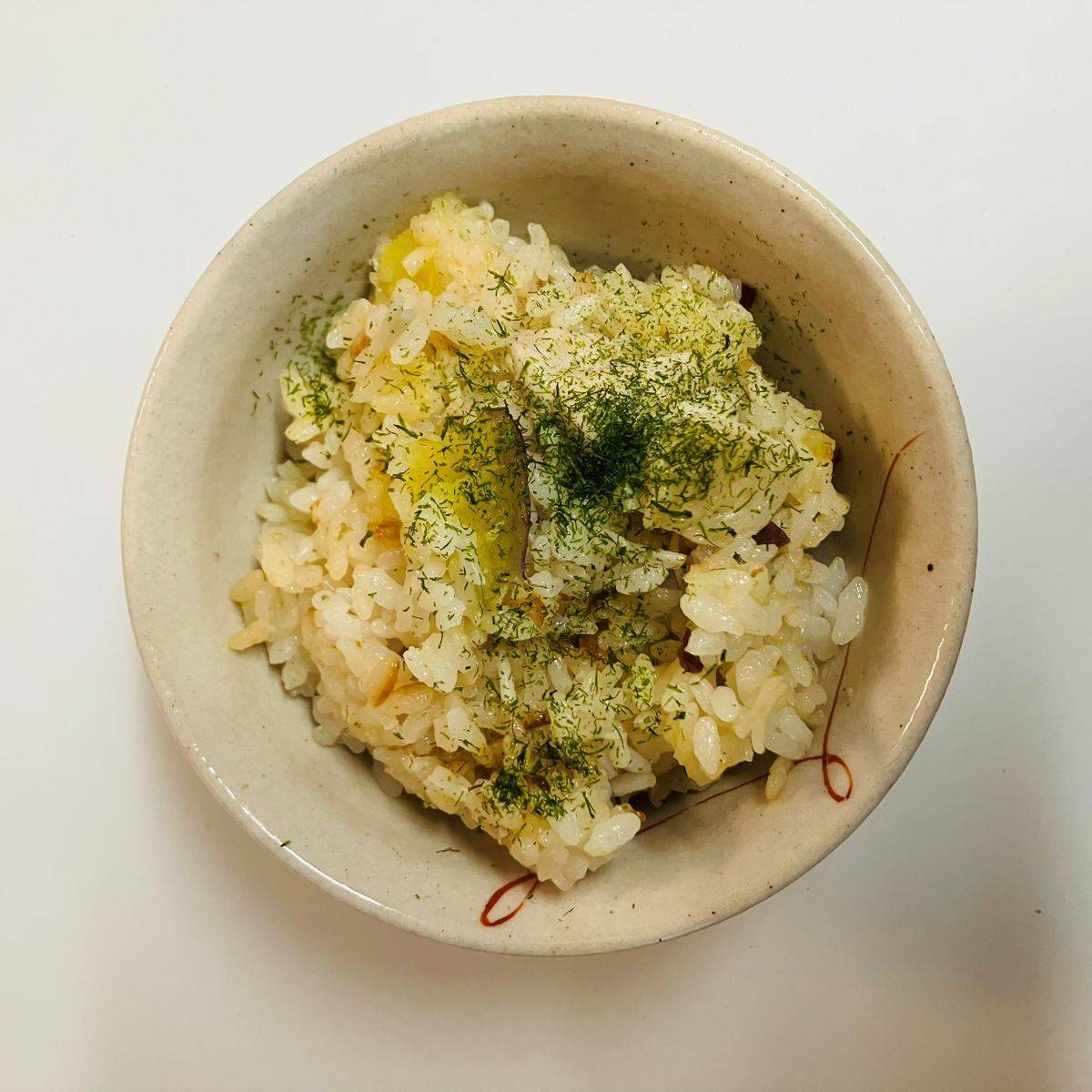 JAグループ公式の「簡単♪とりもも肉とさつまいもとえのきの炊き込みご飯」のレシピ